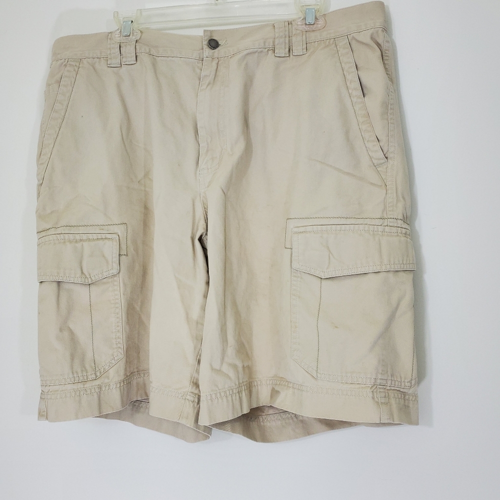 Columbia 100% Cotton Khaki Shorts, Size 40